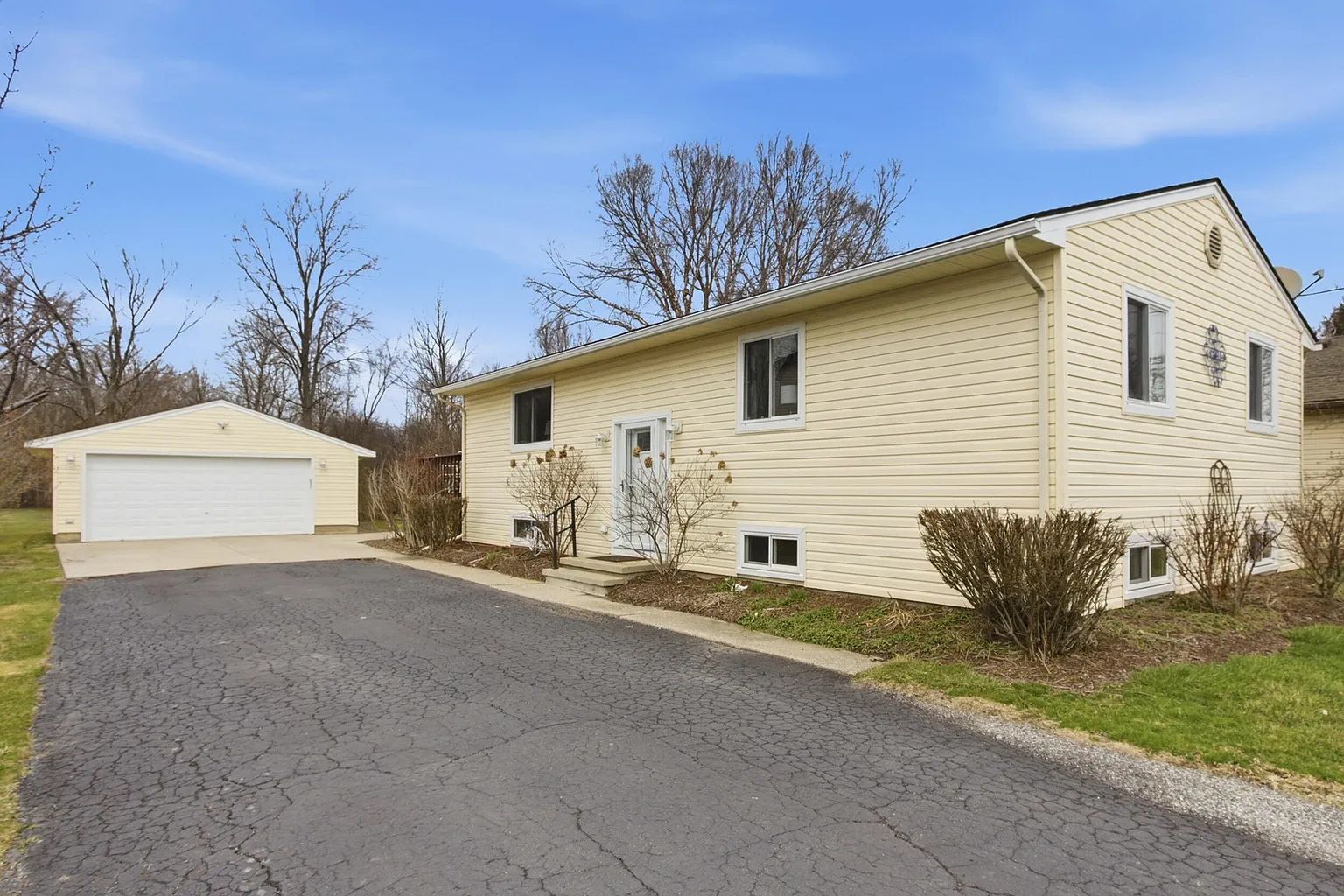 871 Vanderpool Dr photo 1