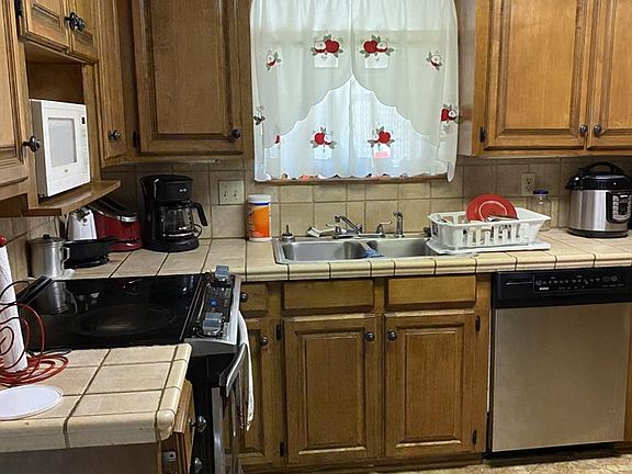 2nd image of 103 Oak Valley St