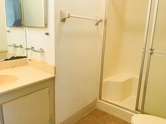5th image of 540 NW 214th St APT 202