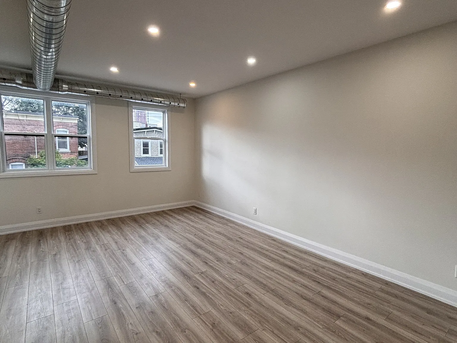 Studio, 1.0 bath, 700 sqft, $1,600 — Photo 4