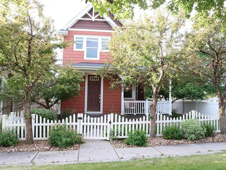 2735 Central Park Blvd — Photo 2