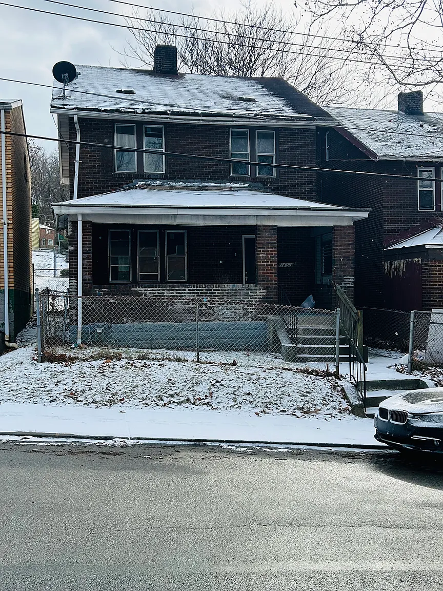 1460 Franklin Ave photo 1