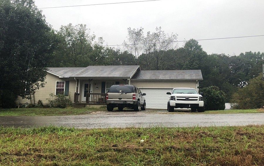 1st image of 255 Powerline Dr