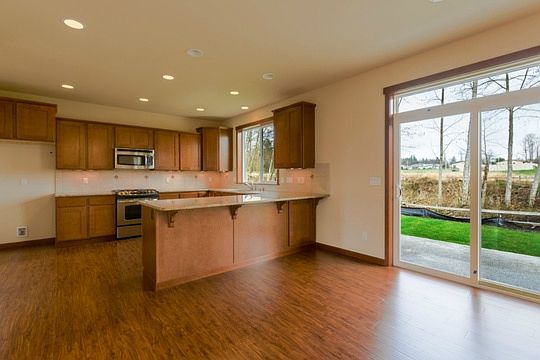 5th image of 3064 Pine Creek Dr
