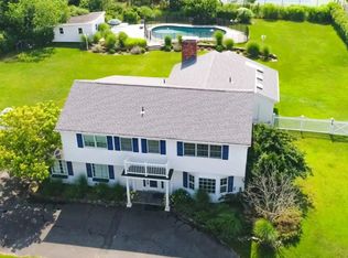 250 Oneck Ln, Westhampton Beach, NY 11978