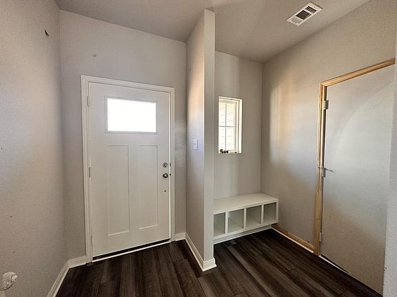 3rd image of 1613 Elise Ave