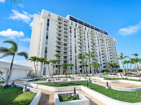 13499 Biscayne Blvd APT 602, North Miami, FL 33181