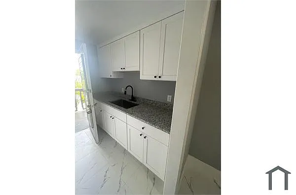 Building Photo - 1250 E Sample Rd #104