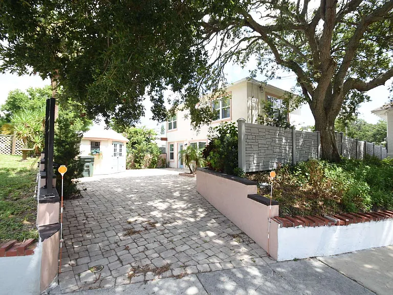 403 N Oleander Ave #B — Photo 23