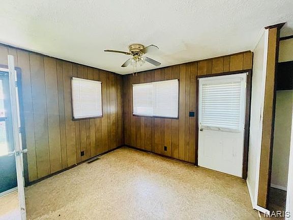 3rd image of 230 Pinnell Ln