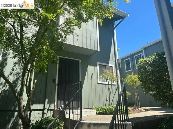 1152 Maywood Ln, Martinez, CA 94553