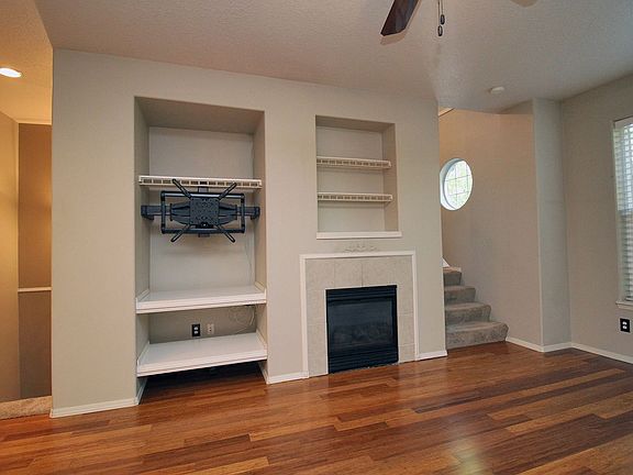 5th image of 840 NE Caden Ave