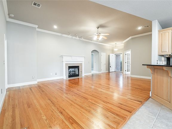 3rd image of 3603 W Olive St