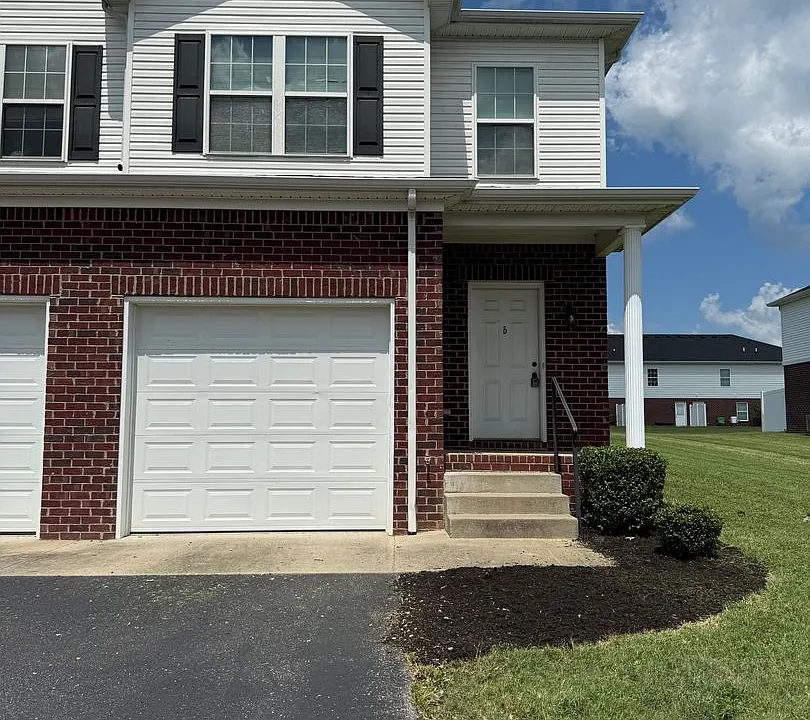 243 Moss View St