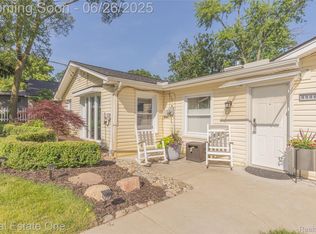 8986 Rushside Dr, Pinckney, MI