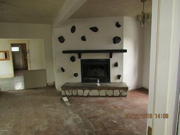 3rd image of 18 Franklin St