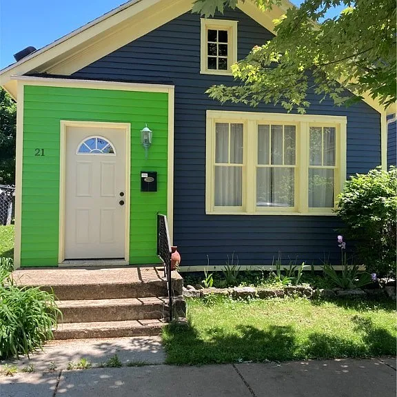 21 College St — Photo 2