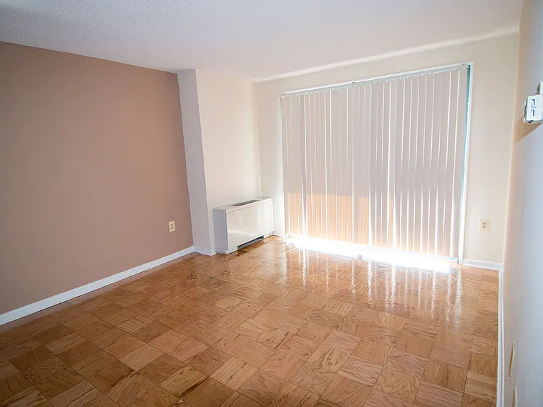 Steward Tower Apartments — Photo 47