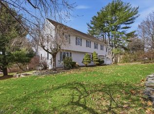 23 Lingert Ave, Clinton, NJ 08809