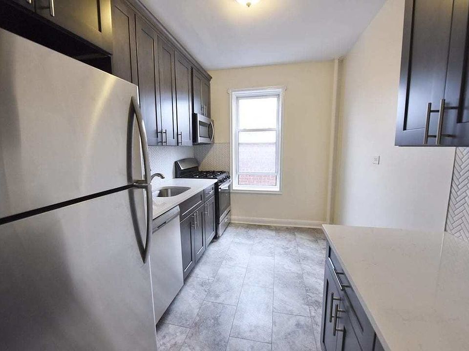 1st image of 3057 29th St APT 2C