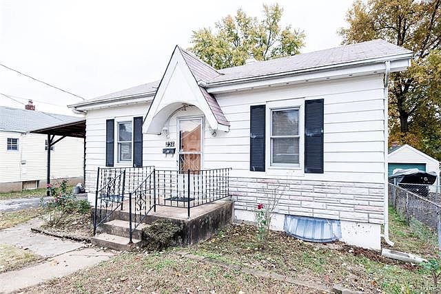 1st image of 232 W Loretta Ave