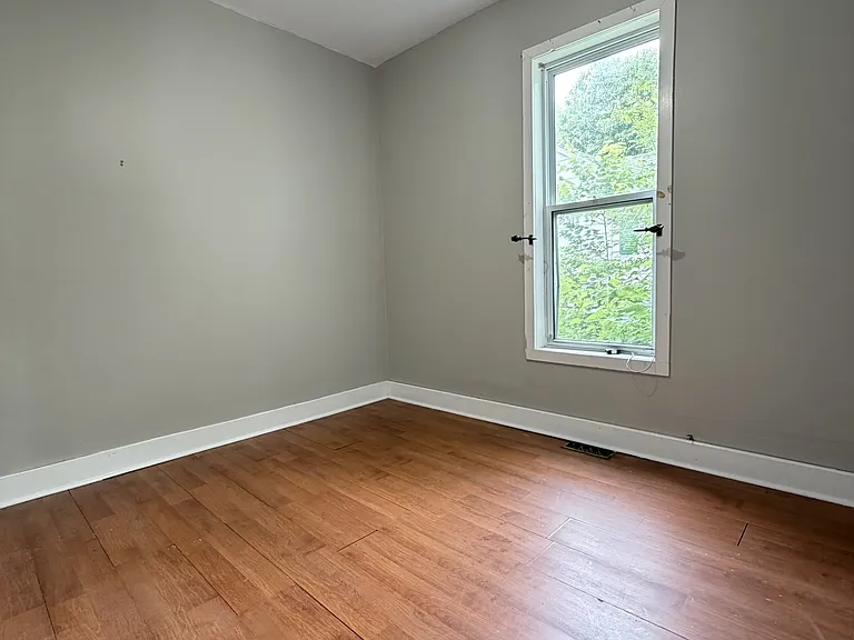 337 Maxwell St — Photo 10