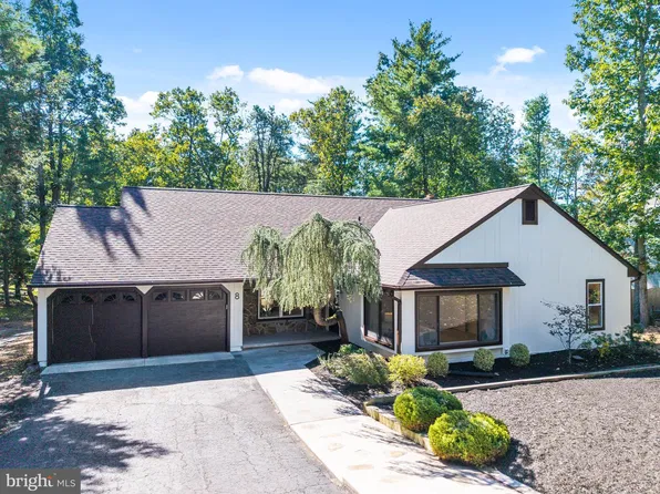 8 Westbrooke Ct, Voorhees, NJ 08043