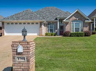 1701 Valley Brook Ln, Longview, TX 75605