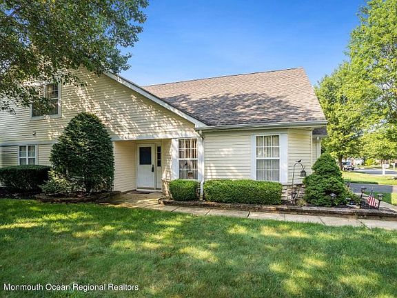 2nd image of 2683 Lancaster Ln