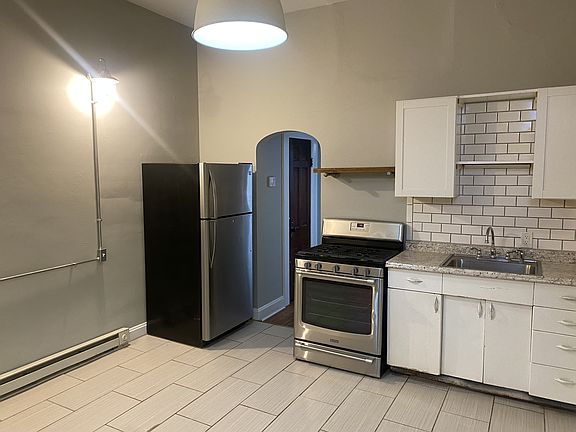 3rd image of 599 Oak St #11383086