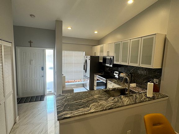 3rd image of 2241 SW 15th St