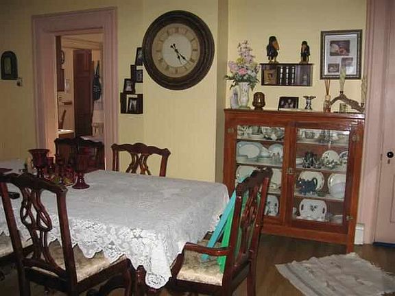 3rd image of 524 Columbia Ave