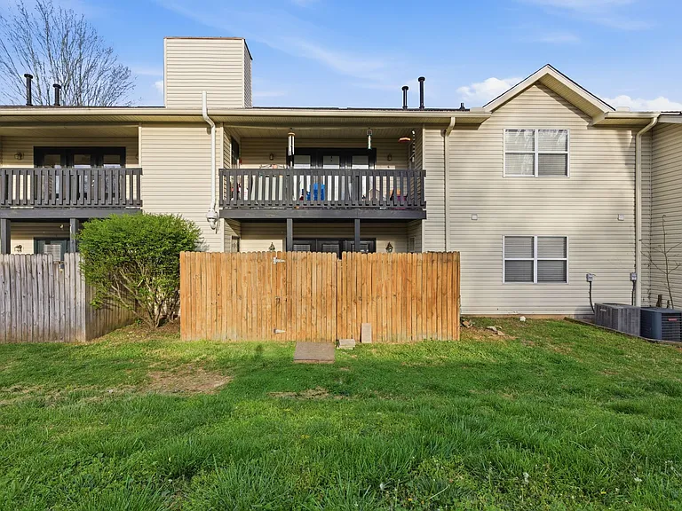 2717 Kennedy Ct — Photo 30