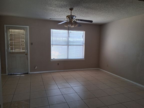 5th image of 910 Southmoor Dr #910