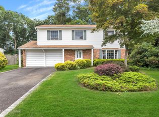 35 Dover Hill Dr, Nesconset, NY 11767