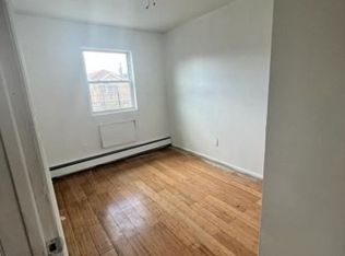 13-62 Pinson St #2, Far Rockaway, NY 11691
