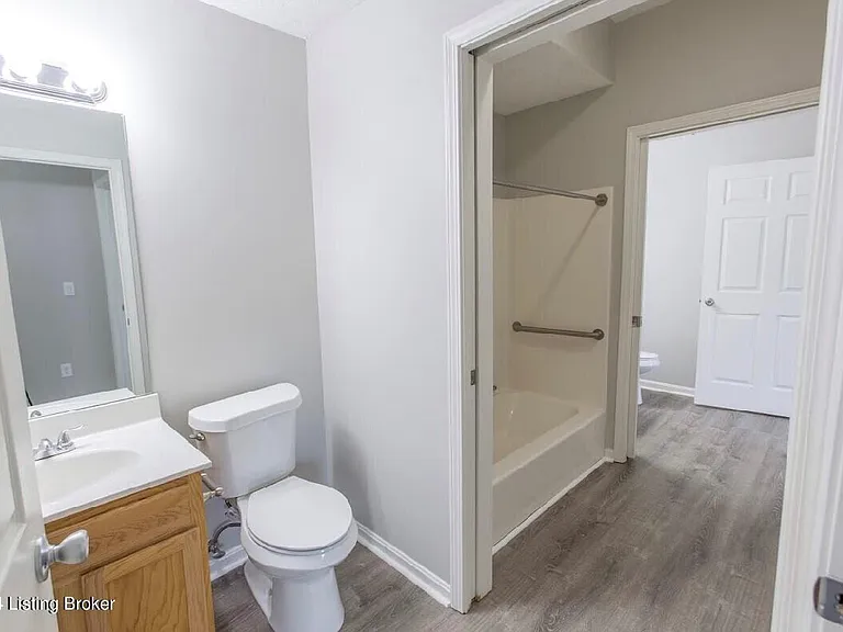 608 E Spring St #2 — Photo 9