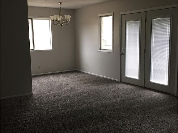 Living room dining room