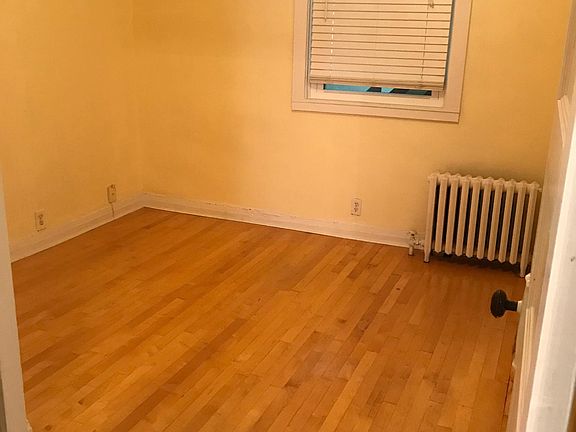 5th image of 118 Circle Ave APT 1