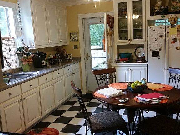 2nd image of 276 W Leavell Woods Dr