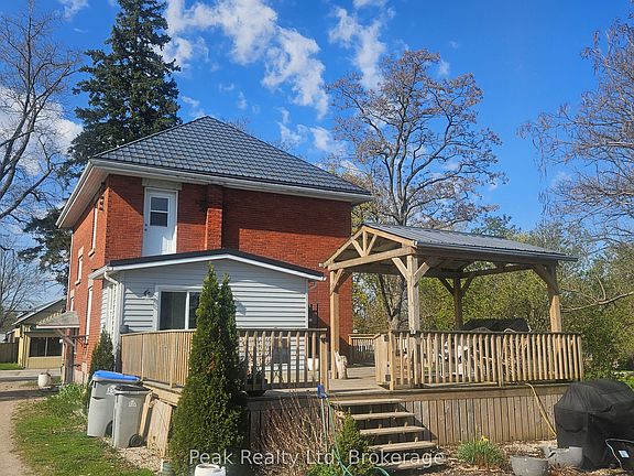 3rd image of 236 Huron Rd