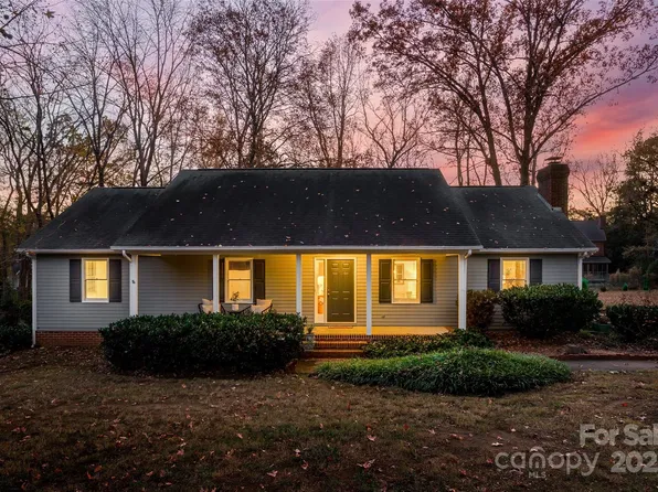 6515 Carmel Hills Dr, Charlotte, NC 28226