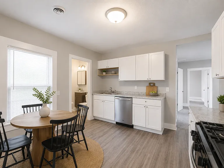 1823 Quincy St NE — Photo 3