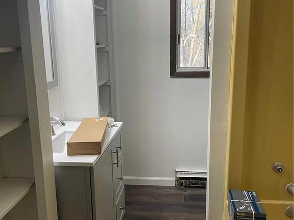 4th image of 710 E 72nd Pl #B