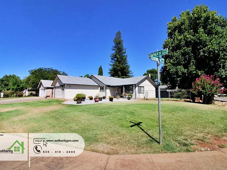 1748 Galaxy Way — Photo 3