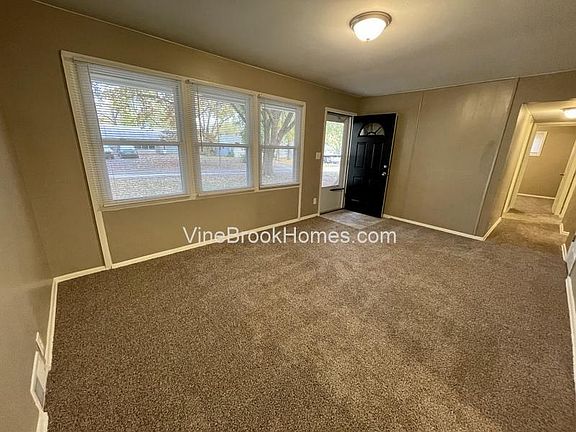 4th image of 11405 Richmond Ave