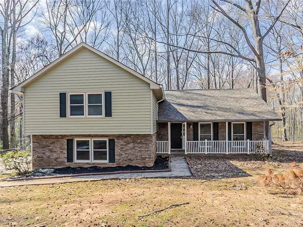 265 N Fayette Ct, Fayetteville, GA 30214