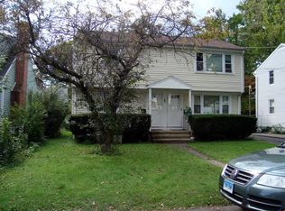16 Deerfield St #1, Norwalk, CT 06854
