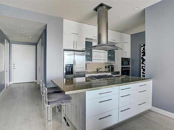 3rd image of 1600 Post Oak Blvd Unit 1403