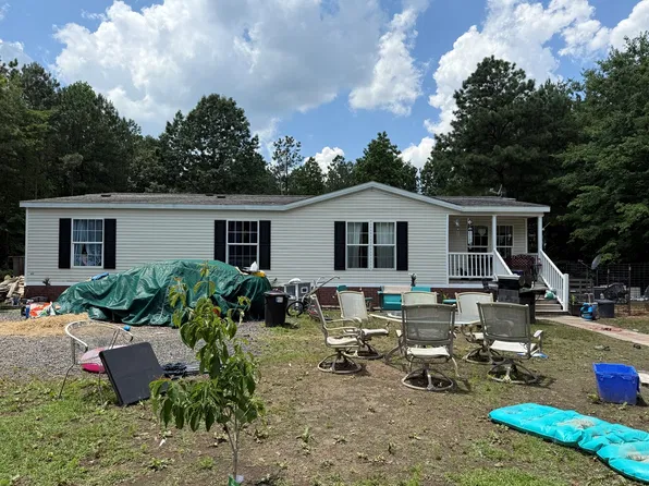 279 Pine Tree Dr, Urbanna, VA 23175